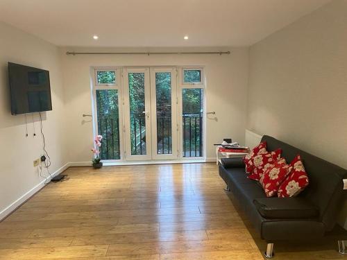 Picture of Luxurious & Cosy Apartment In Surrey