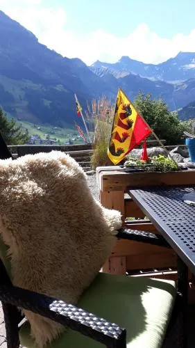 Chalet Gotthelf Gartenstudio, Ferien mit Hund in Adelboden, Schweiz