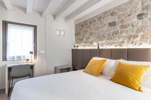 Portone180 Guest House