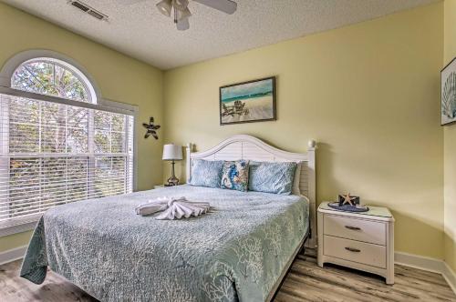 Myrtlewood Resort Condo with Games Less Than 2 Mi to Beach! - image 5