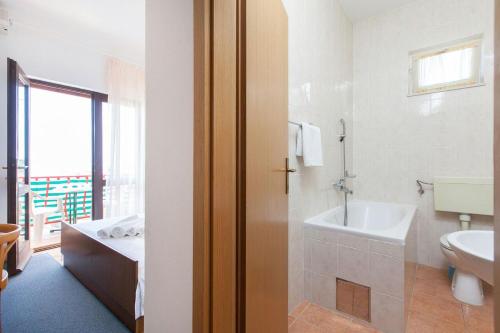 Apartments by the sea Podgora Makarska - 2604 - main image