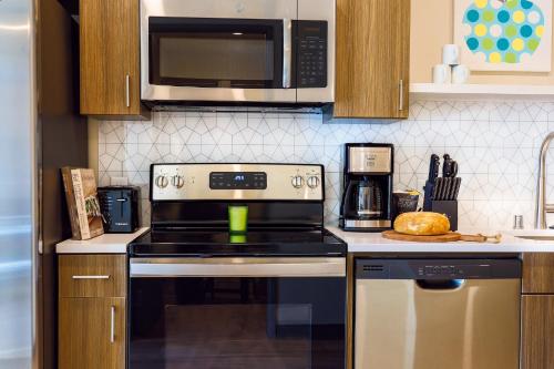 Riverfront Park Travel Apartments near มหาวิทยาลัยกอนซากา