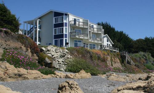 The Oceanfront Inn Shelter Cove