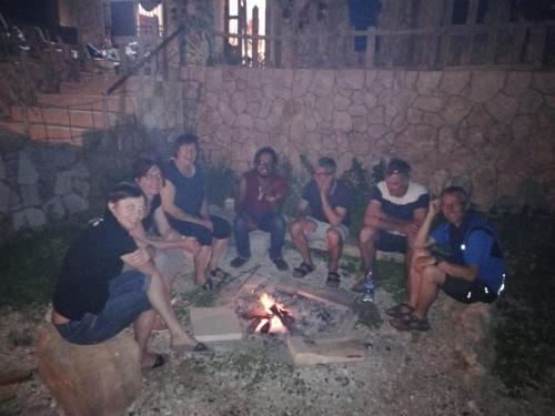 Happy Bedouin House Petra - image 5