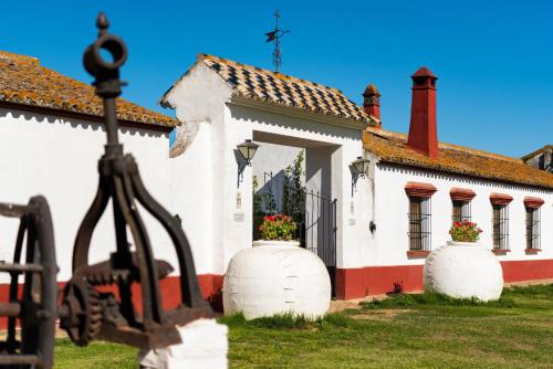  Cortijo Hato Ratón, perfecto para disfrutar unos días con familia y amigos, Pension in Aznalcázar bei Pilas