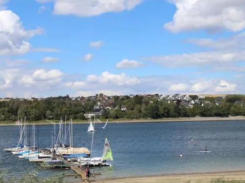 Ferienwohnungen am Seeufer in Möhnesee, Deutschland