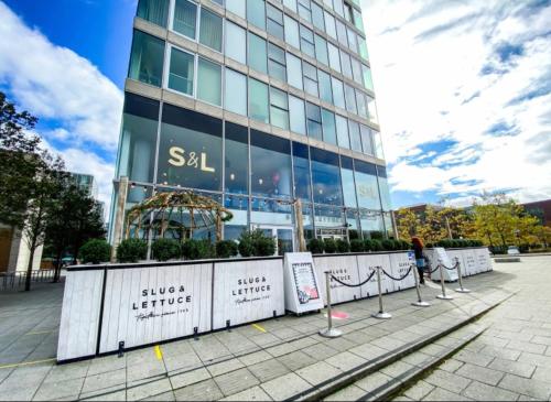 Penthouse Hub Apartment in Central MK with Balcony, Smart TV and Free Parking by Yoko Property