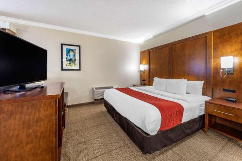 Comfort Suites Near Six Flags Magic Mountain