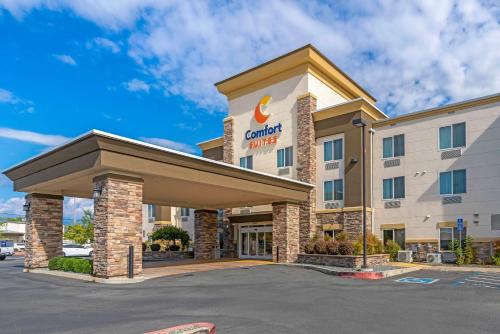 Comfort Suites Redding - Shasta Lake - Hotel - Redding