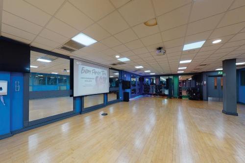 Village Hotel Leeds North - image 6
