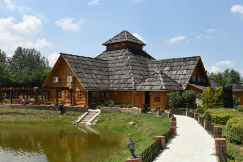 . Etno Selo Moravski Konaci