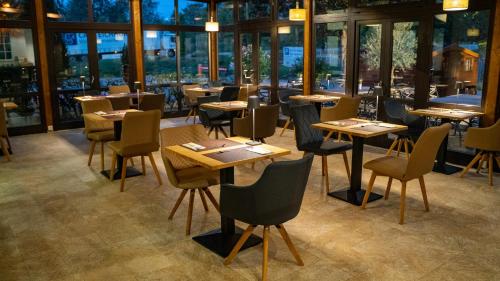 餐廳, monte mare SAUNA-SPA-SPORTS-HOTEL in 安德納赫