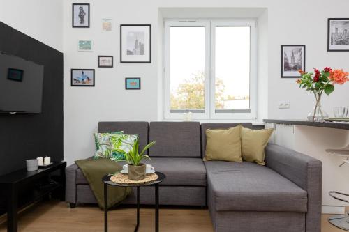 Metro Młynów Warsaw Wola Apartment Długosza by Noclegi Renters, Warsaw