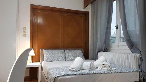 Apricot Apartment - Athens Center, 6 BD, 2.5 BATH