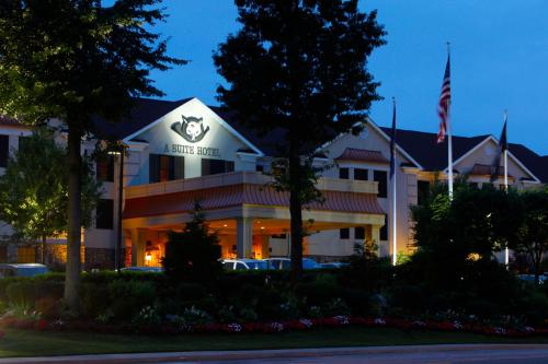 Woodbury Hotels