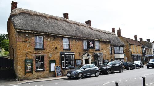 The George Hotel - Castle Cary