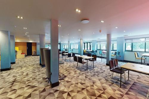 Pusat perniagaan, Village Hotel Warrington in Warrington