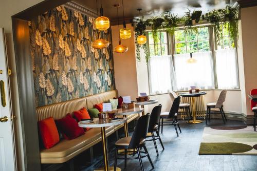 The Cranleigh Boutique - image 2