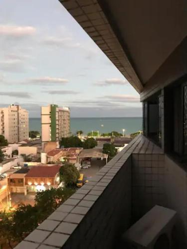 Quarto e sala a 1 rua da praia de Pajucara