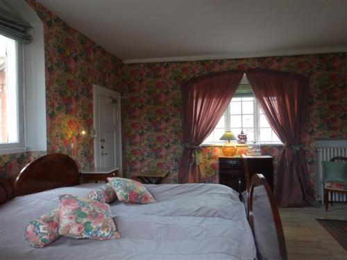 Broholm Castle - image 11