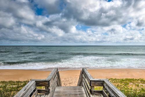 Sun-Soaked Condo with Balcony - Steps to Beach!