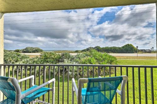 Sun-Soaked Condo with Balcony - Steps to Beach!