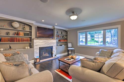 Long Island Apartment with Balcony about 25 Mi to NYC in Glen Cove, USA