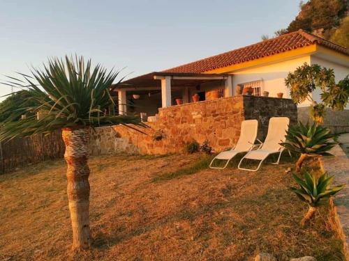 2 bedrooms house with sea view enclosed garden and wifi at El Chaparral 2 km away from the beach