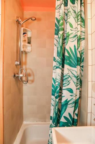 Sunny Akureyri Apartment - Great Location!