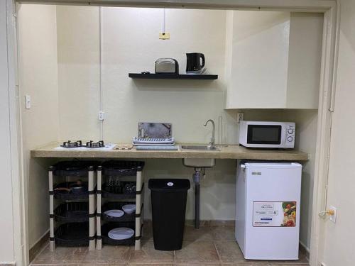 Cozy Studio Apartment Minutes from the Beach in 詹席爾