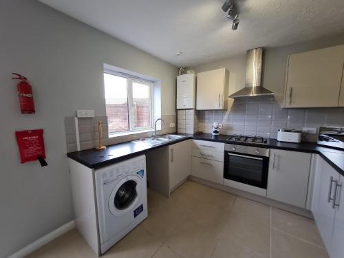 Konyha, 3 Bed House with Garage, NR BPW & Brecon Beacons National Park in Clwydyfagwyr