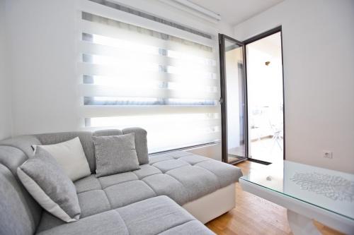 One-Bedroom Apartment image 10
