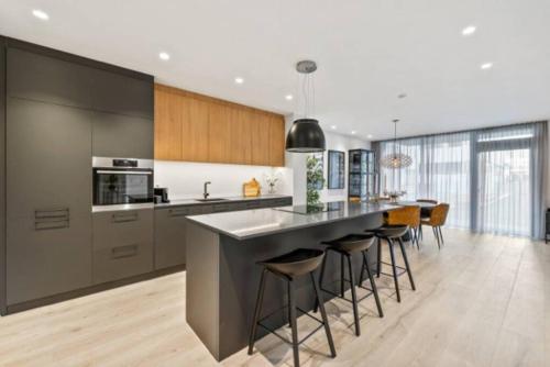 Reykjavik Central Apartment - 3 Bedroom Luxury