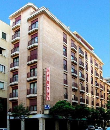 Apartamentos y Estudios Torr en Madrid - Chamartín con Wifi Gratis 2