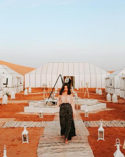 Sahara Luxury Camp & Camel Trek
