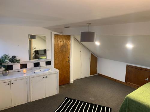 Balham, South London Spacious Guest House 6, 6 rooms available, Londýn (fotografie 7)