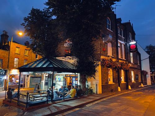 The Red Cow - Guest House – London