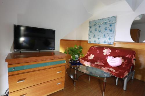 3 double beds, 1 sofa bed
