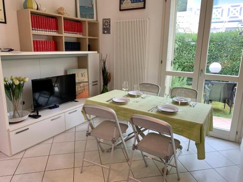 2 bedrooms, 5 beds