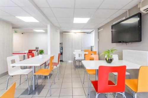 Food and beverages, Kyriad Direct Annemasse Genève in Gaillard