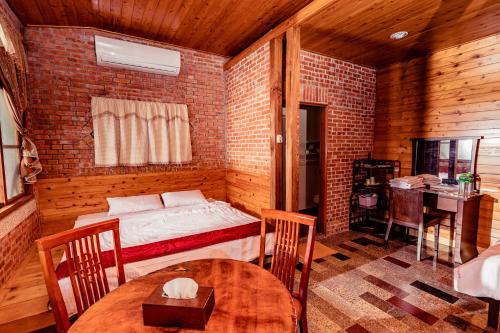 2 double beds