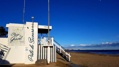 strand, Alcove Marine in Gruissan City Center