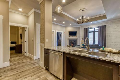 Facilities, New Hotel Collection Smoky Mountains near Gatlinburg-Pigeon Forge Airport
