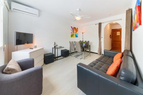 Holidays2Fuengirola Palangreros 100 mts from Beach and promenade