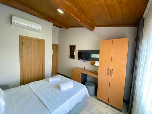 Victorious Hotel - image 11