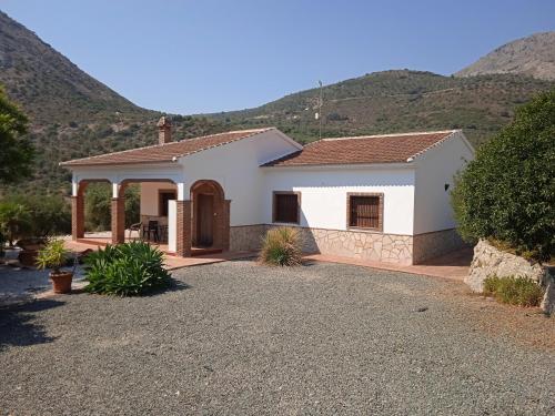  Alcaucin - Homely villa in a stunning location., Unterkunft in Alcaucín