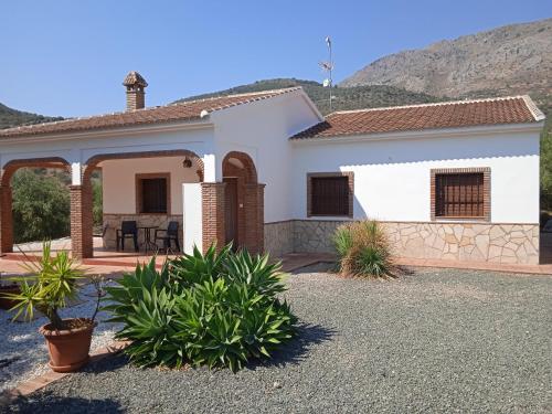 Alcaucin - Homely villa in a stunning location. in Alcaucín