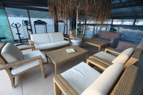 Mantas Hotel - image 14
