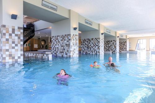 Плувен басейн, RCN Vakantiepark de Schotsman appartement De Caisson in Камперланд