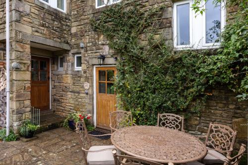 Bramble Cottage is a wonderful country cottage in the village of Hetton